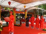 Ban Khánh tiết thực hiện nghi thức Lễ dâng hương.