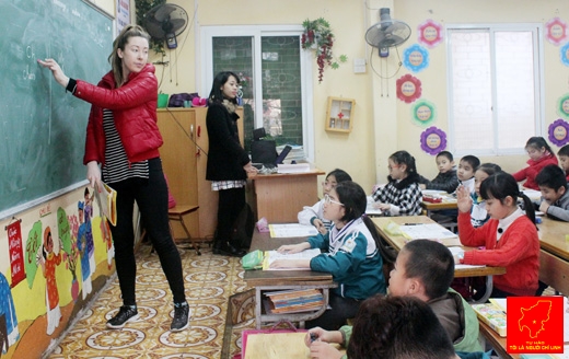 Từ tháng 8-2015, Trường Tiểu học Lý Tự Trọng (TP Hải Dương) đã đưa giáo viên  nước ngoài vào dạy tiếng Anh, cho hiệu quả tốt