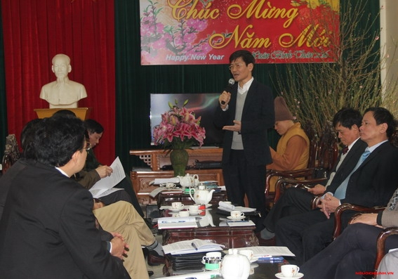 Phó Chủ tịch UBND tỉnh Lương Văn Cầu phát biểu kết luận phiên họp