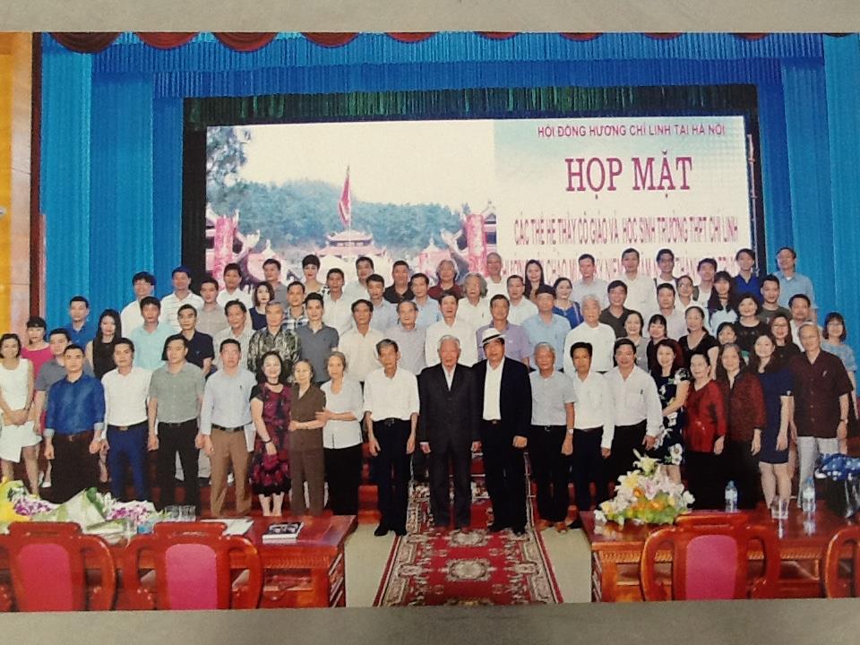 Gặp mặt các thày cô giáo và các thế hệ học sinh THPT Chí Linh tại Hà Nội