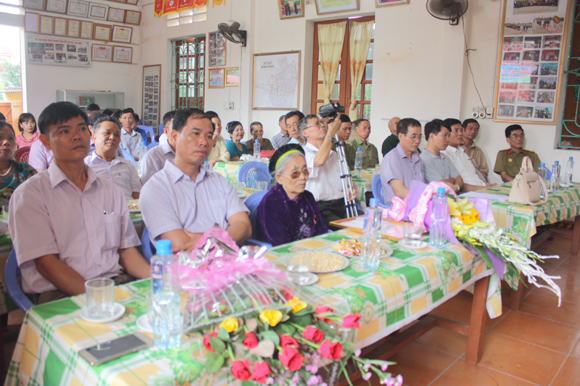 Trường Đại học Sao Đỏ nhận phụng dưỡng Mẹ Việt Nam anh hùng Nguyễn Thị Thu