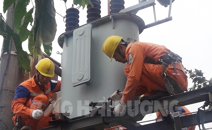 Điện lực Chí Linh dự kiến lắp đặt xong 12 trạm biến áp chống quá tải trong năm nay