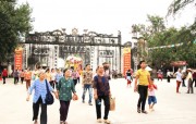 Du khách trảy hội mùa thu Côn Sơn - Kiếp Bạc