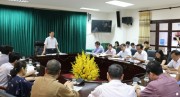 Phó Chủ tịch UBND tỉnh Lương Văn Cầu chủ trì buổi họp
