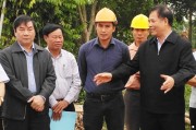 Đồng chí Nguyễn Mạnh Hiển, Ủy viên Trung ương Đảng, Bí thư Tỉnh ủy, Chủ tịch HĐND tỉnh cùng đại diện một số sở, ban, ngành liên quan làm việc với Công ty CP Chế biến thực phẩm Viways