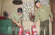 Kiểm tra các dụng cụ chữa cháy tại di tích Côn Sơn- Kiếp Bạc