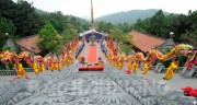 Lễ khai bút tại đền thờ Chu Văn An ngày càng được nâng tầm, thu hút sự quan tâm của du khách khắp mọi miền