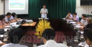 Đồng chí Phó Chủ tịch UBND tỉnh Lương Văn Cầu phát biểu tại cuộc họp