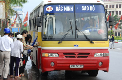 Số điện thoại taxi, tên các tuyến xe bus trên địa bàn thị xã Chí Linh, tỉnh Hải Dương.