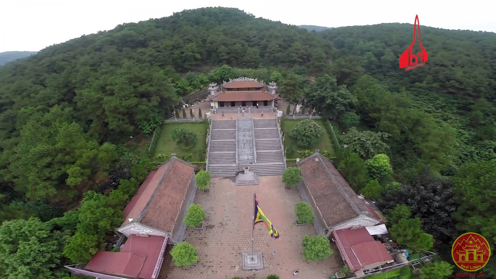 Núi Phượng Hoàng có đền thờ thầy giáo Chu Văn An