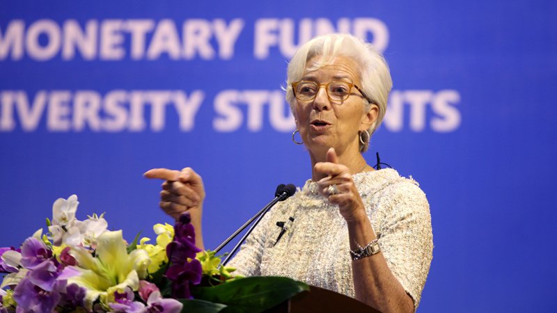 Christine Lagarde: "Nếu không có sự cải cách lớn, Việt Nam sẽ rất khó để có thể bắt kịp. Vì sao? Bởi vì Việt Nam đang trên đà trở thành một trong những xã hội có dân số già nhất thế giới. Sự thay đổi về nhân khẩu học này có thể kéo lùi sự tăng t