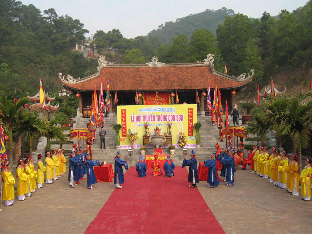 Lễ hội truyền thống Côn Sơn, Kiếp Bạc