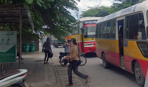 Sự thật thiếu nữ đi xe bus lên Hà Nội xin việc bị “thuốc mê đưa đến” Hà Giang