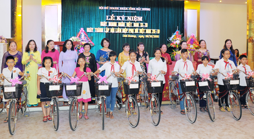 Chí Linh: 25 học sinh nghèo vượt khó được hỗ trợ xe đạp. Ảnh minh họa
