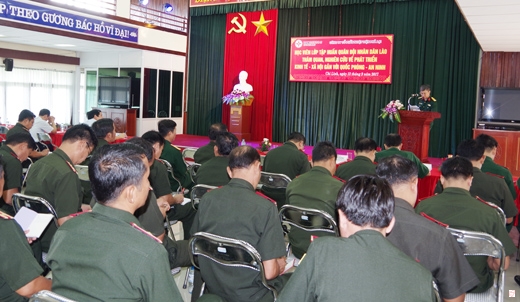 Cán bộ quân đội Lào tham quan Công ty CP Nhiệt điện Phả Lại
