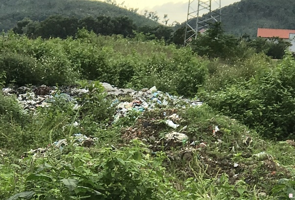 Xử lý tình trạng đổ trộm và đốt chất thải tại chân đồi Khe Lăng