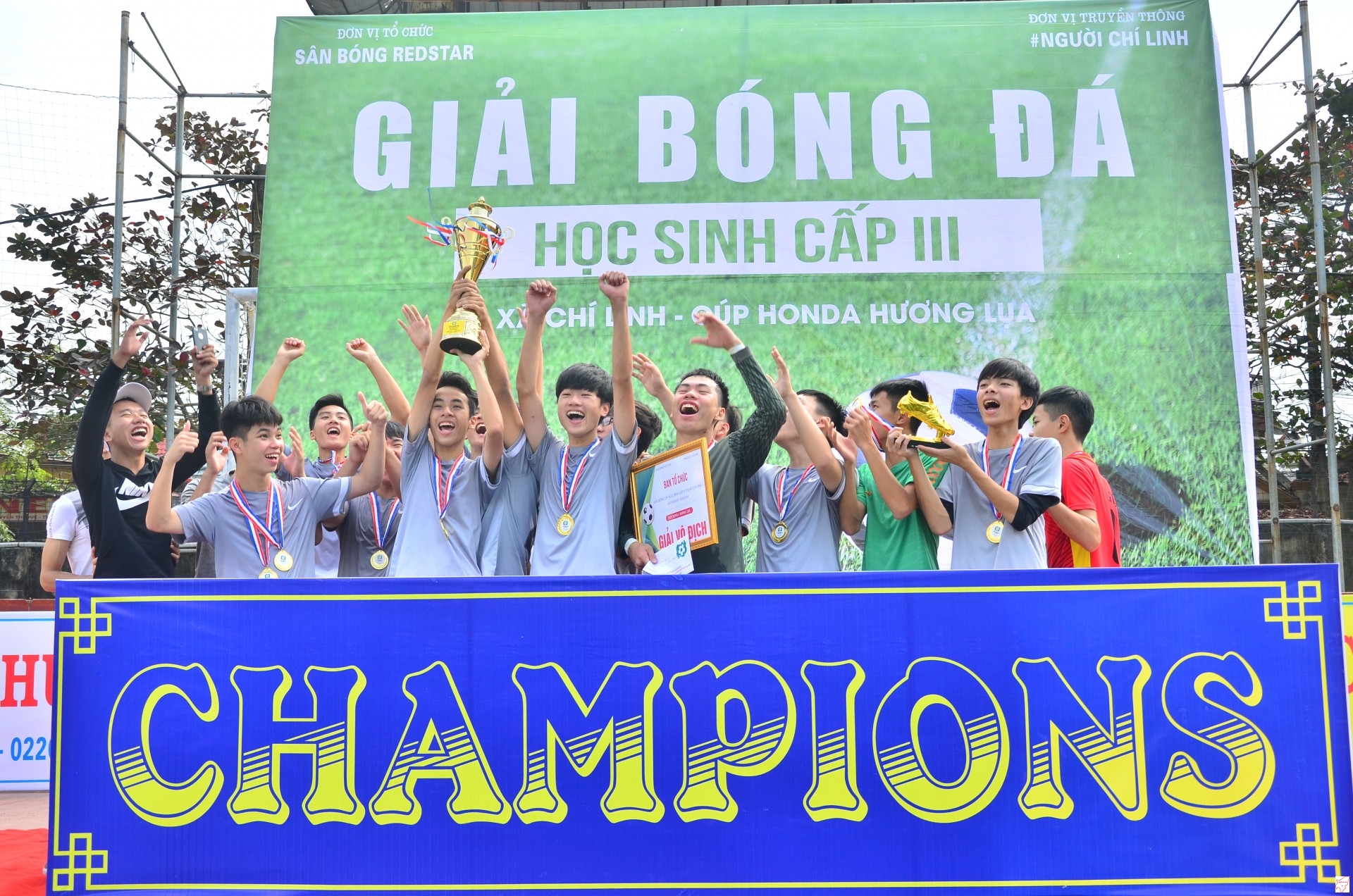 FC Ocean vô địch Giải bóng đá học sinh cấp III thị xã Chí Linh, cúp Honda Hương Lụa lần thứ nhất năm 2018