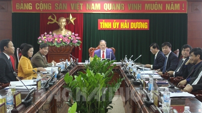 Đồng chí Nguyễn Mạnh Hiển, Ủy viên Trung ương Đảng, Bí thư Tỉnh ủy, Chủ tịch HĐND tỉnh chủ trì hội nghị