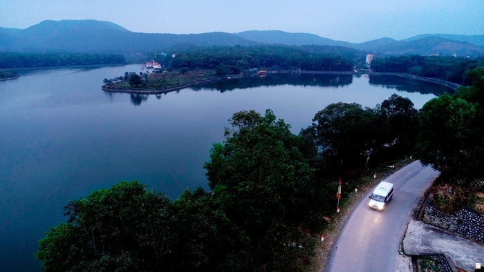 Hồ Côn Sơn đẹp hư ảo, giàu tiềm năng để trở thành một điểm du lịch hấp dẫn