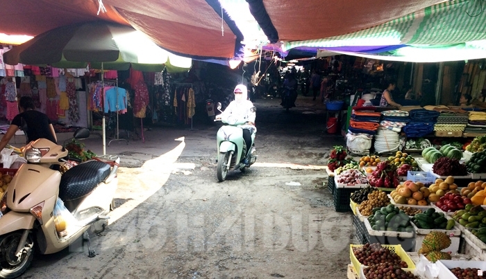 Chợ Sao Đỏ phục vụ nhu cầu mua sắm của người dân phường Sao Đỏ và một số nơi khác của TP Chí Linh